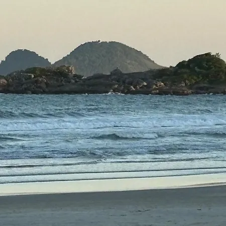 Pé na Areia em Pitangueiras-3